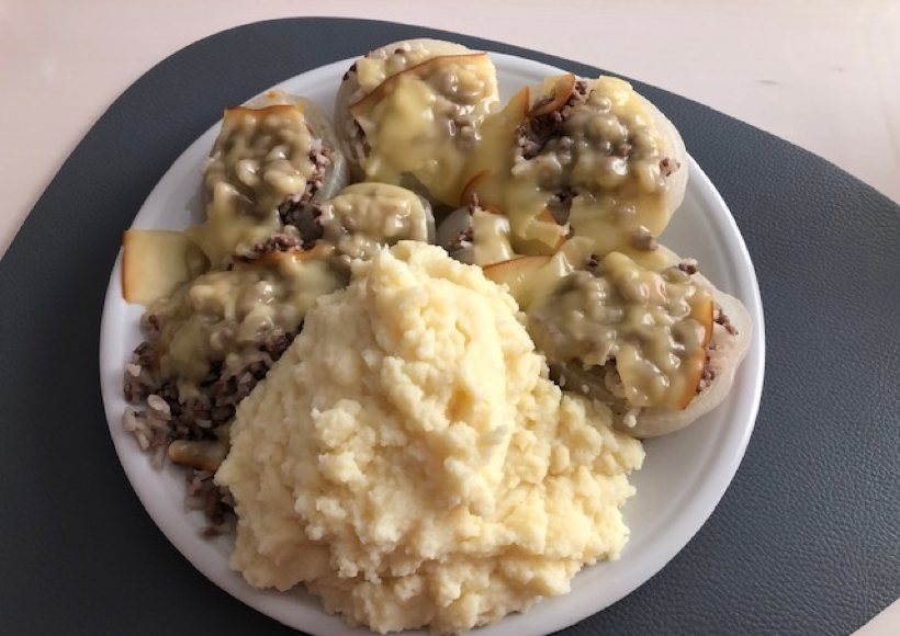 Zwiebel-Fleischauflauf mit Erdäpfel-Krenpüree – sempre-vita.com