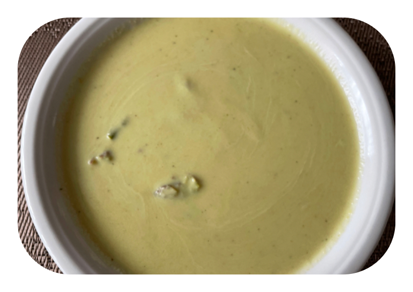 Suppe mit grünem Spargel und Frischkäse – sempre-vita.com